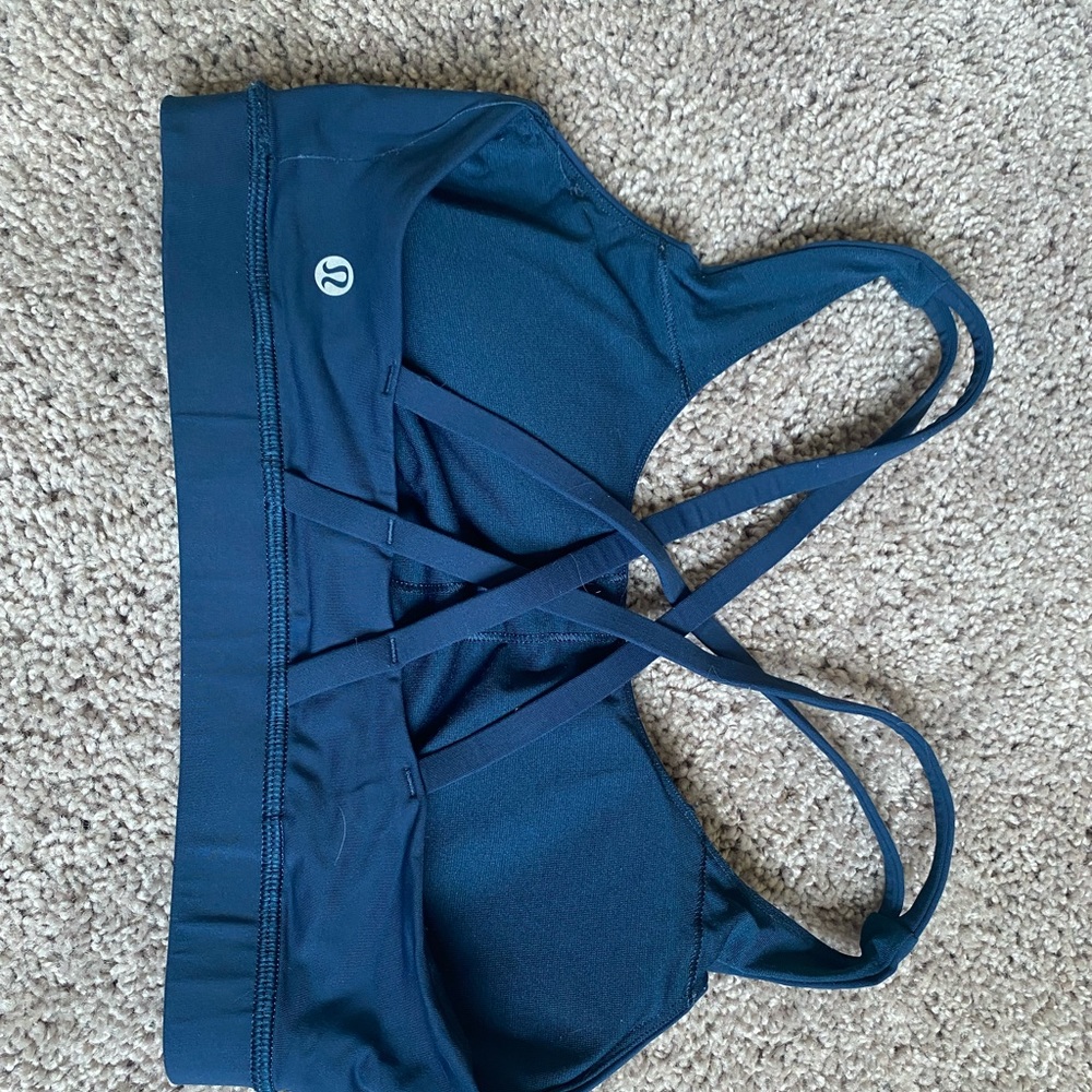 Lululemon sports bra